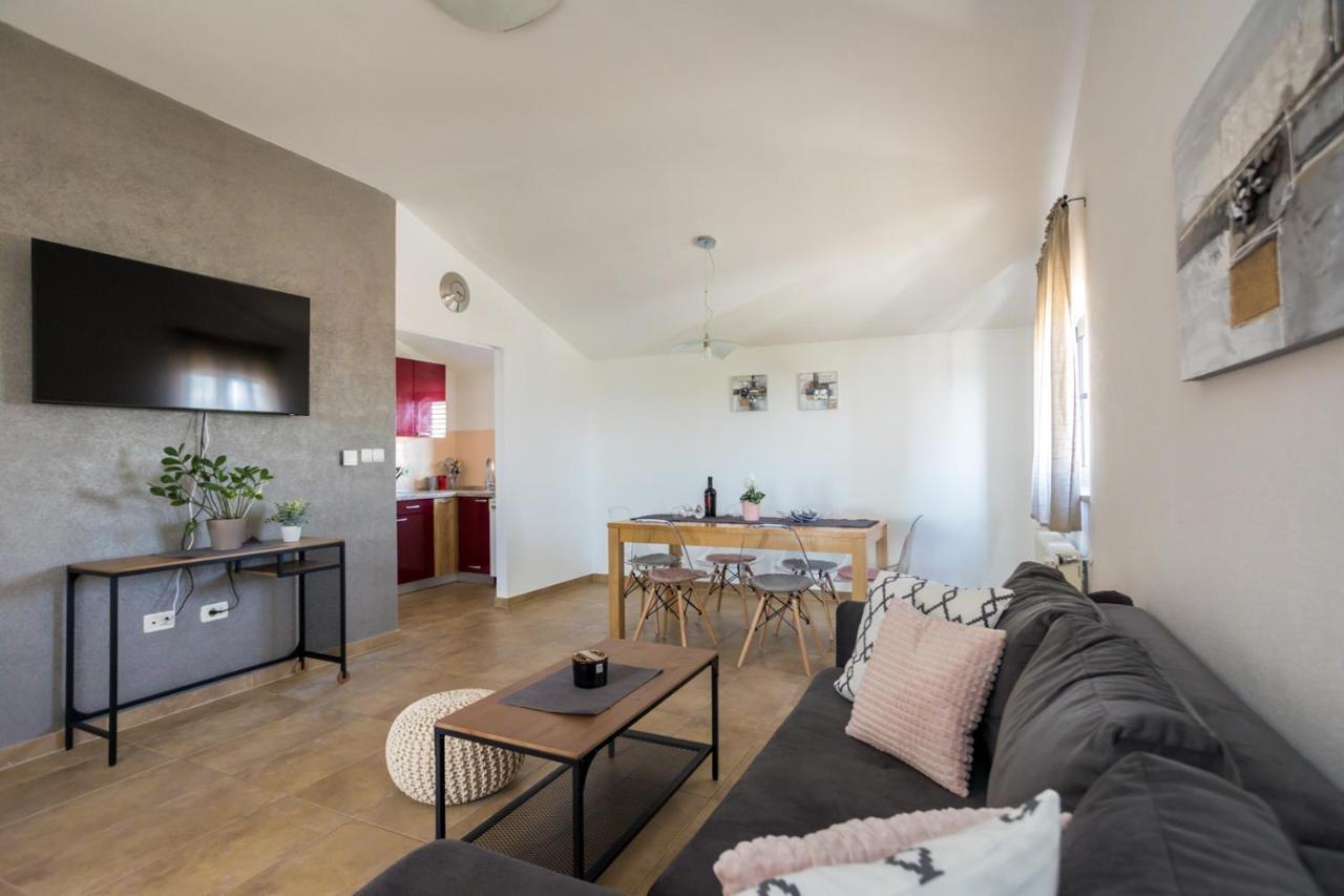 Apartmani Beba Omišalj المظهر الخارجي الصورة