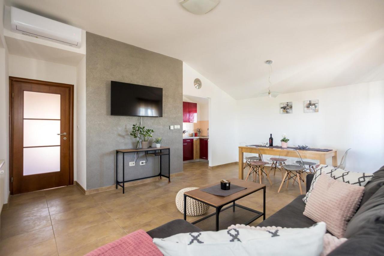 Apartmani Beba Omišalj المظهر الخارجي الصورة